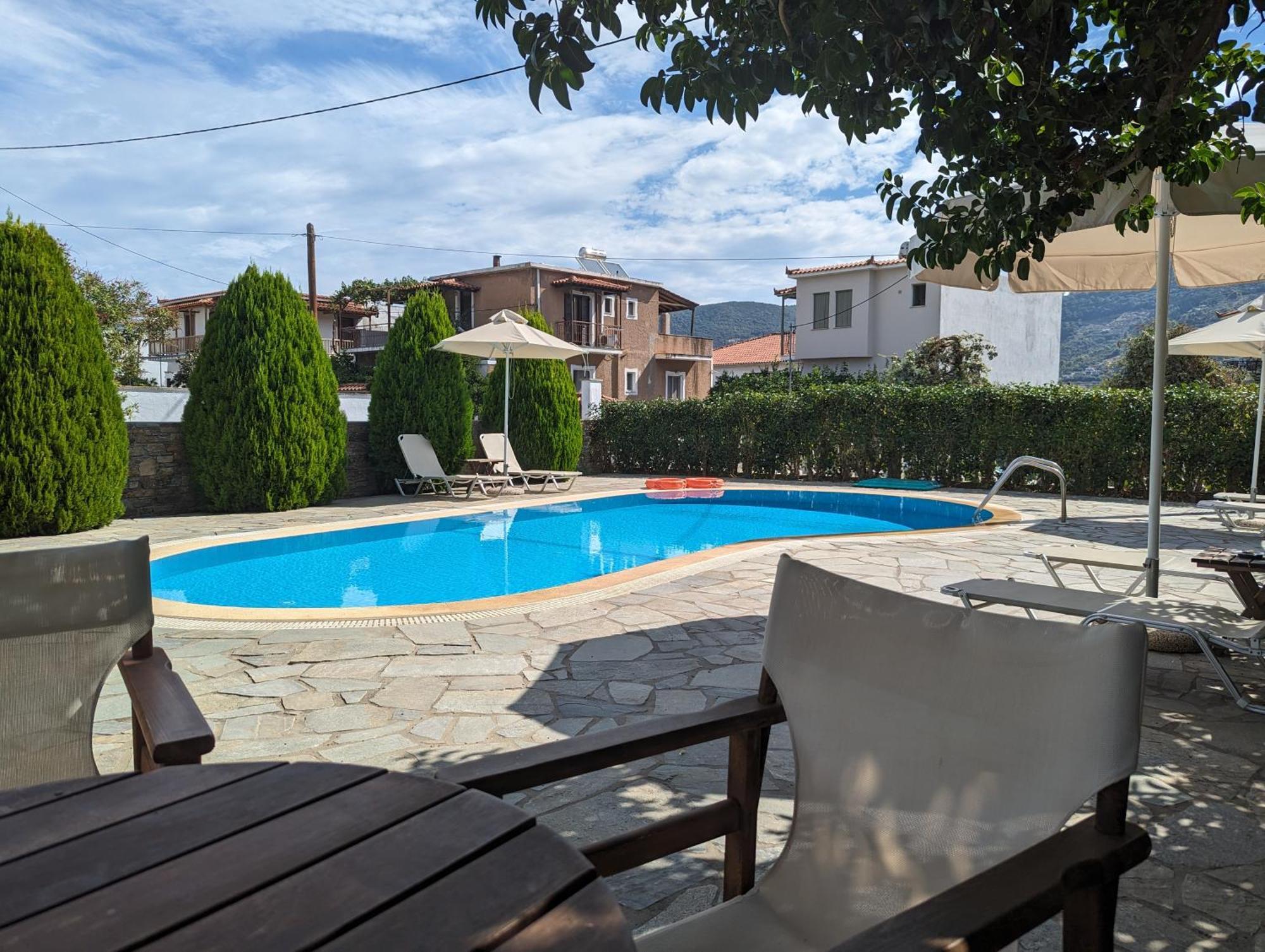 Guesthouse Christos 스코펠로스 타운 외부 사진