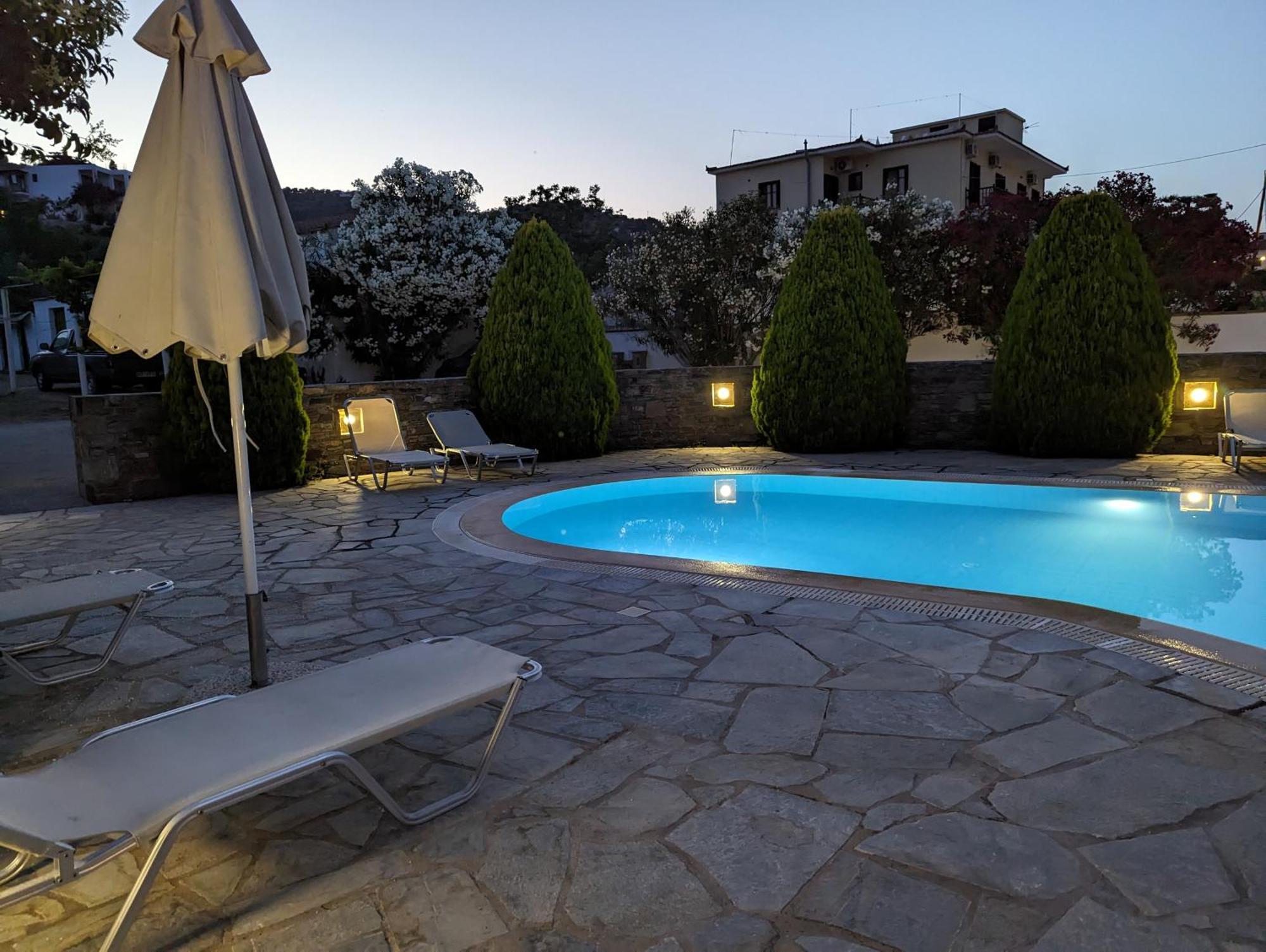 Guesthouse Christos 스코펠로스 타운 외부 사진