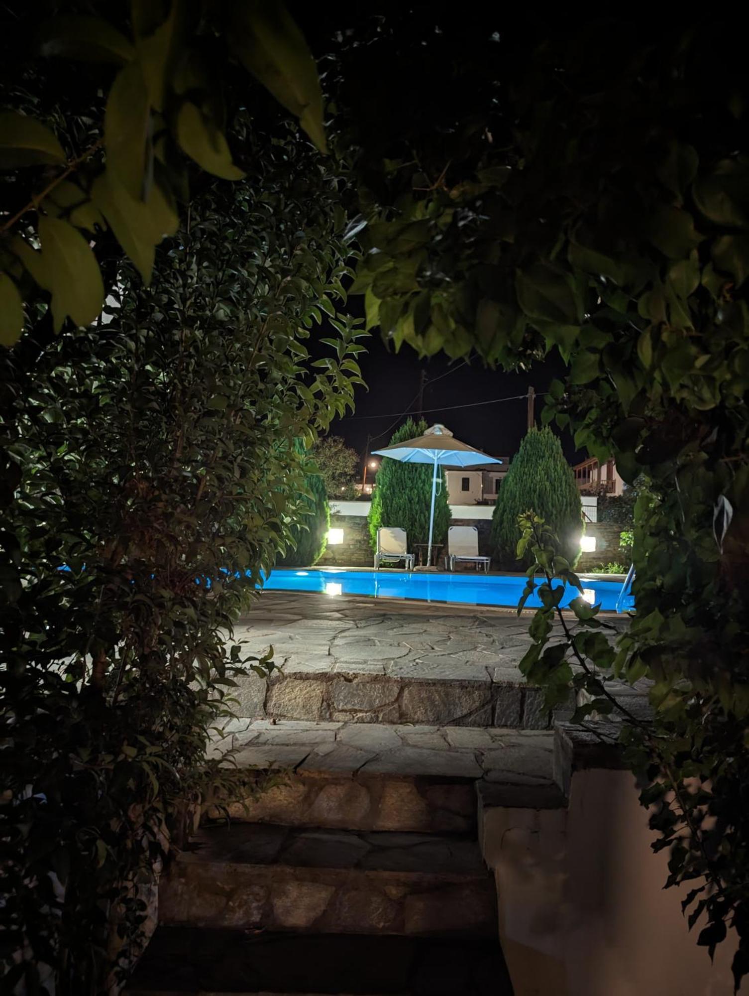 Guesthouse Christos 스코펠로스 타운 외부 사진