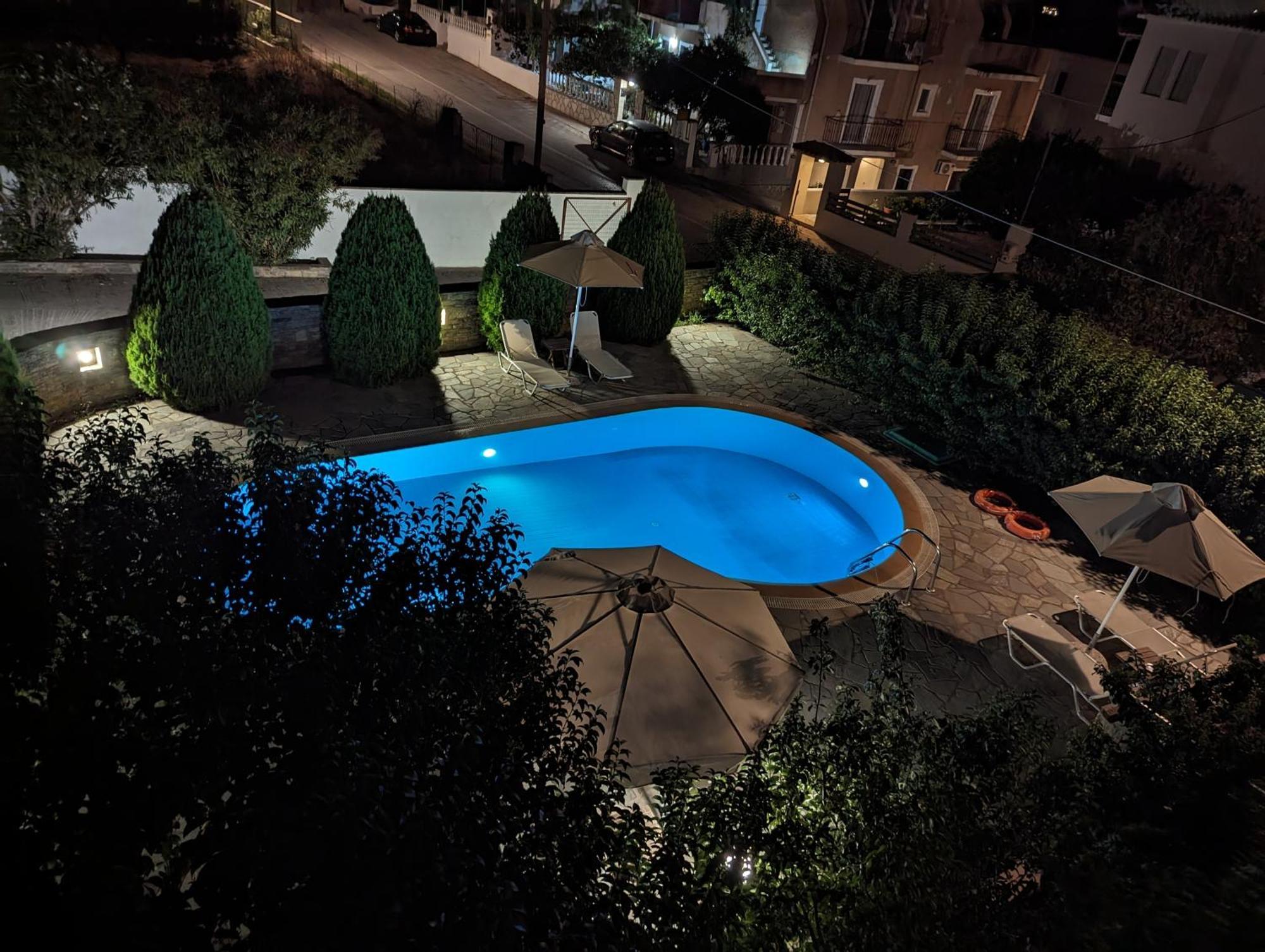 Guesthouse Christos 스코펠로스 타운 외부 사진