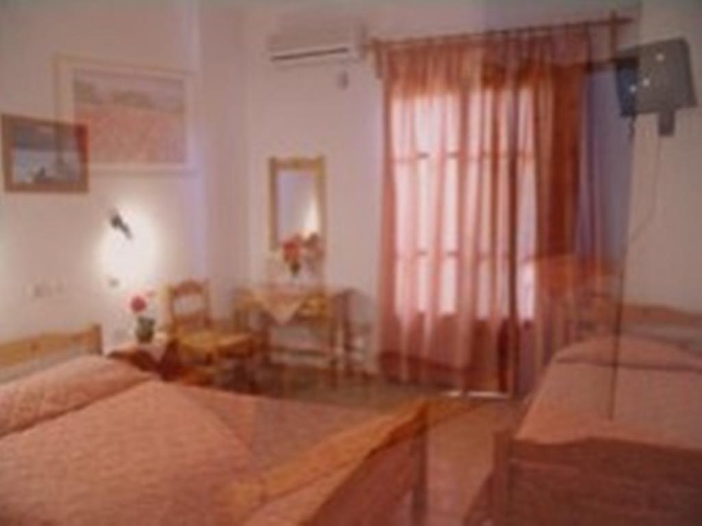 Guesthouse Christos 스코펠로스 타운 객실 사진